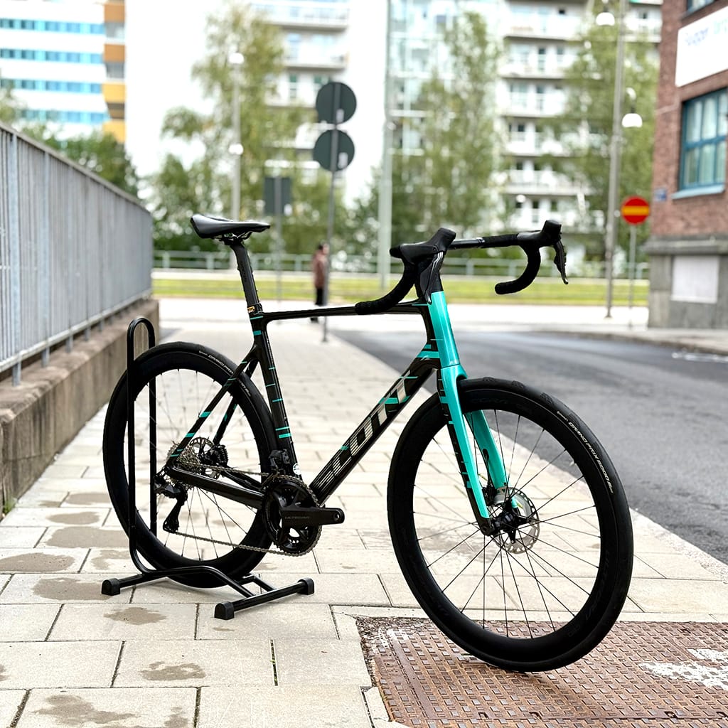 Scott Addict RC Supersonic HMX SL – Ultegra Di2 2x12s featured imge